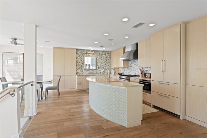 Image No.9-4 Bed Property for sale