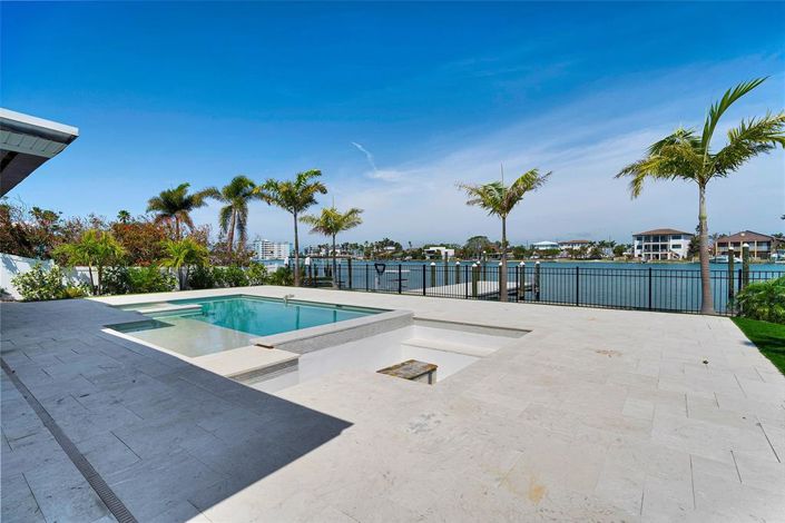 Image No.18-4 Bed Property for sale