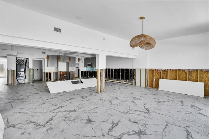 Image No.26-4 Bed Property for sale