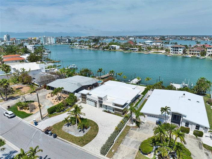 Image No.3-4 Bed Property for sale