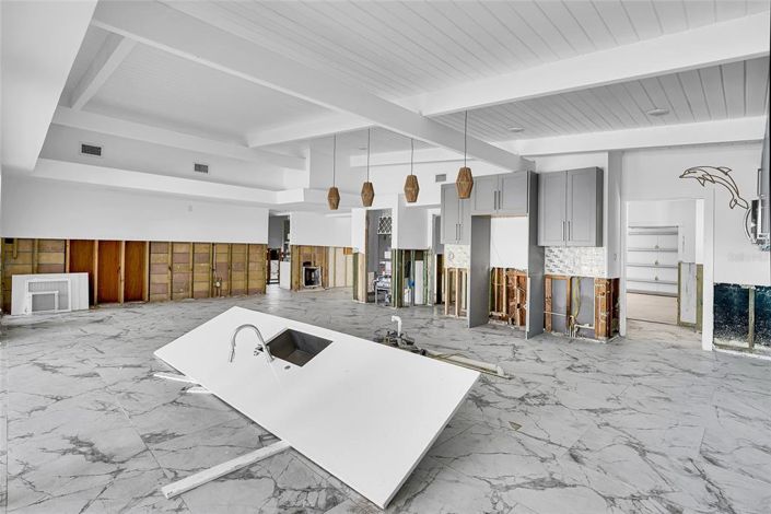 Image No.30-4 Bed Property for sale