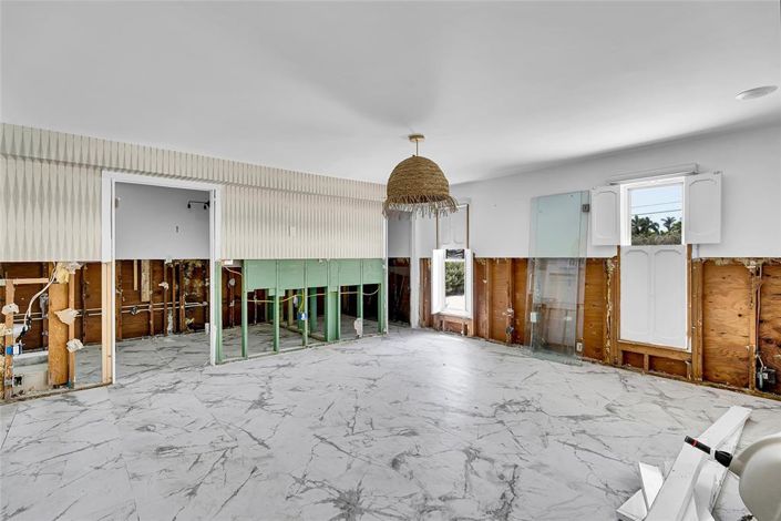 Image No.35-4 Bed Property for sale