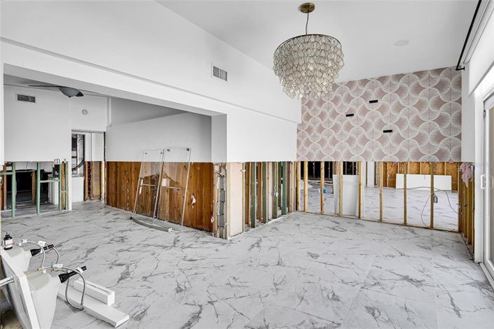 Image No.41-4 Bed Property for sale