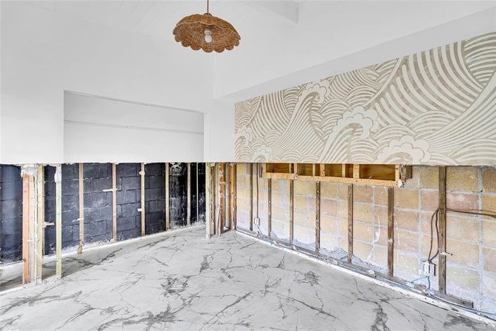 Image No.43-4 Bed Property for sale