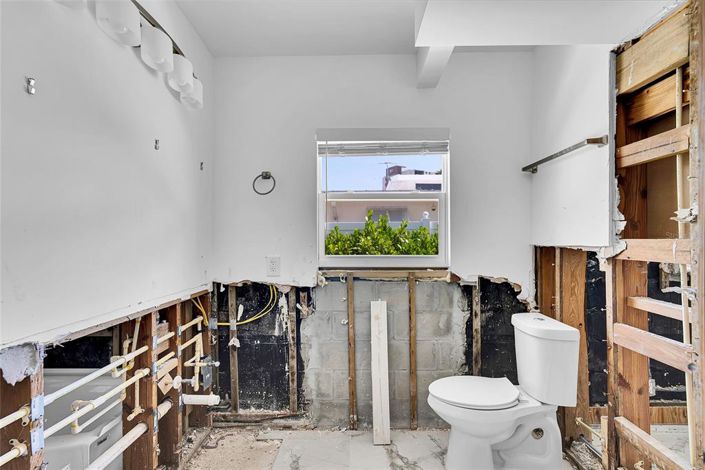 Image No.45-4 Bed Property for sale