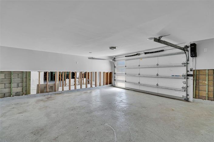 Image No.48-4 Bed Property for sale