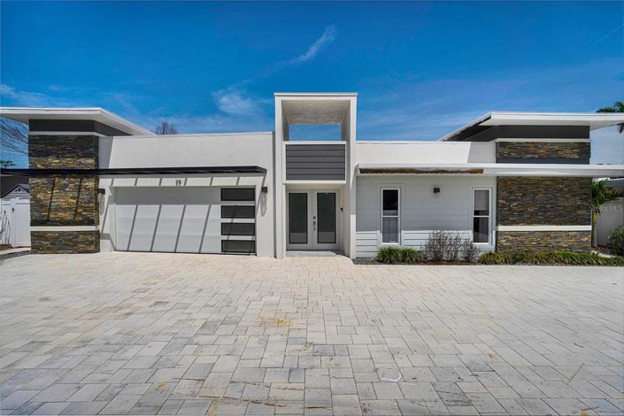 Image No.51-4 Bed Property for sale