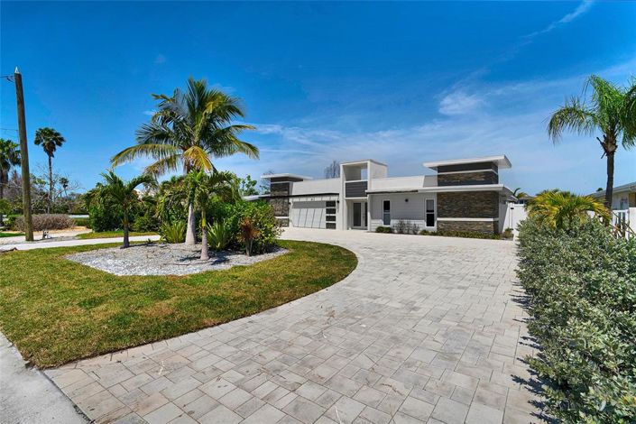 Image No.53-4 Bed Property for sale