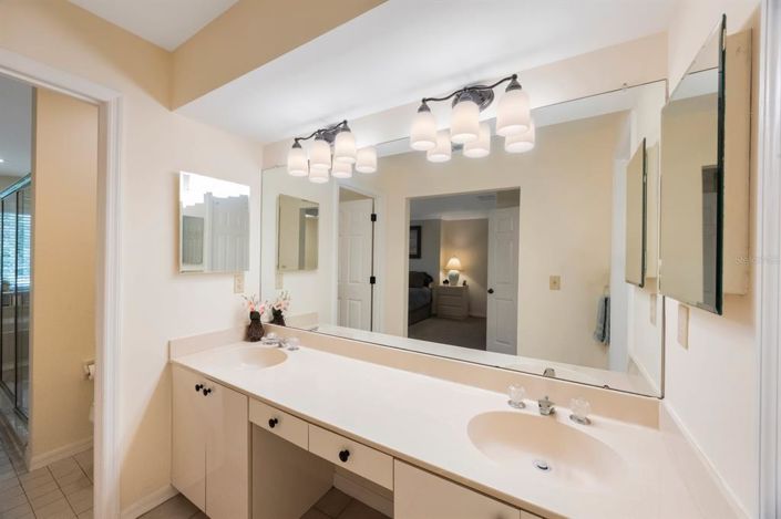 Image No.28-3 Bed Townhouse for sale