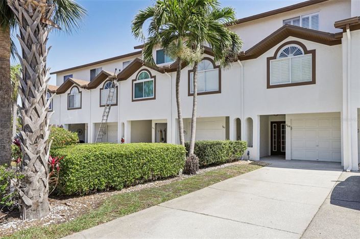 Image No.23-3 Bed Townhouse for sale