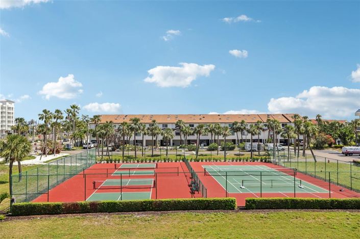 Image No.44-3 Bed Townhouse for sale