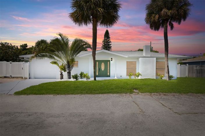 Image No.1-3 Bed Property for sale