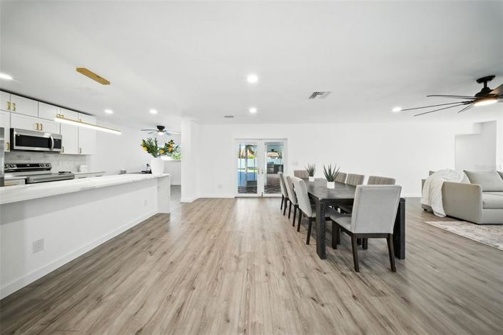 Image No.11-3 Bed Property for sale