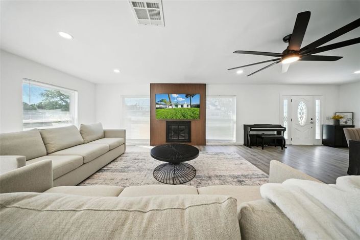 Image No.14-3 Bed Property for sale