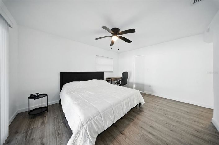 Image No.19-3 Bed Property for sale