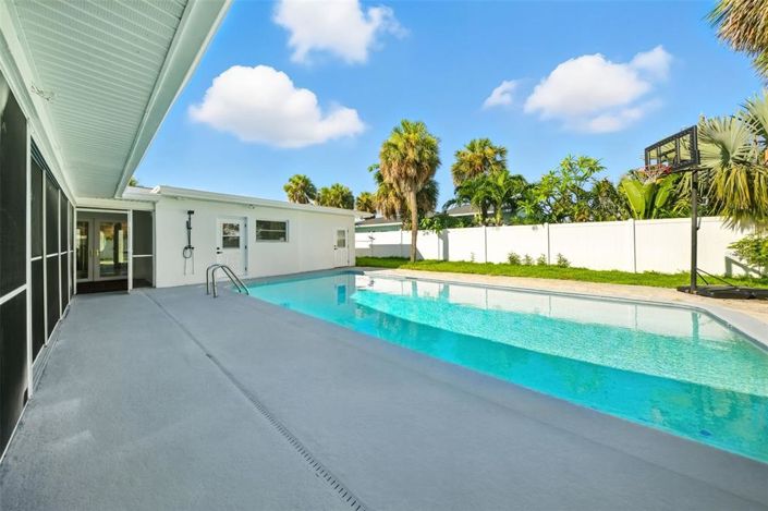 Image No.30-3 Bed Property for sale