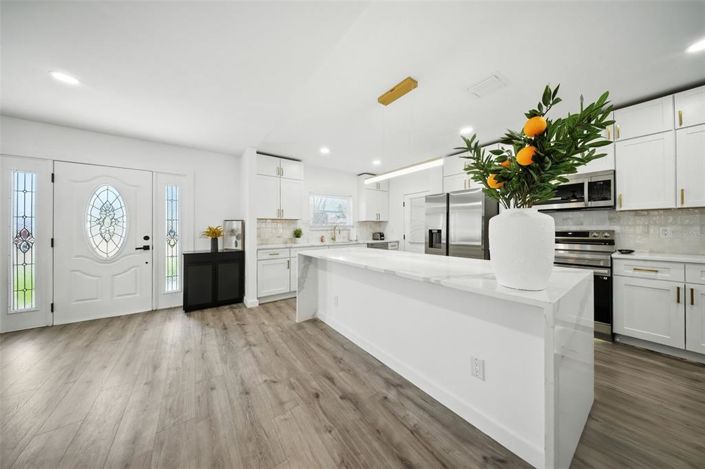 Image No.8-3 Bed Property for sale