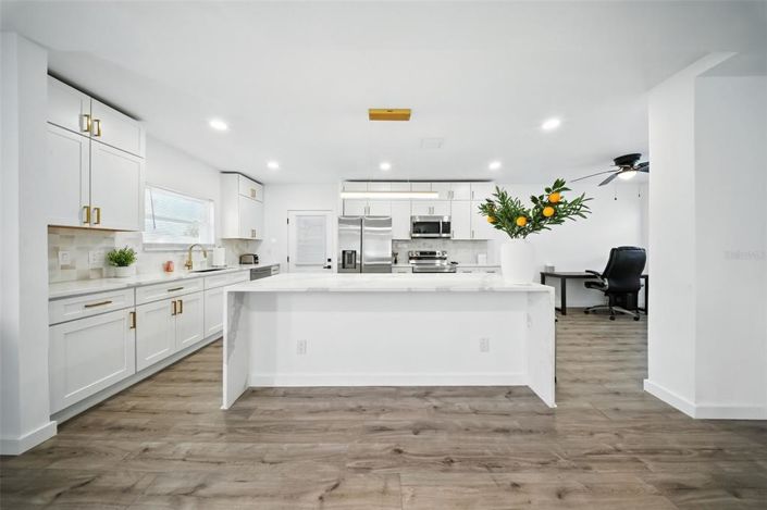 Image No.9-3 Bed Property for sale