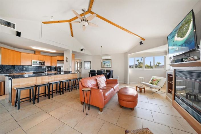 Image No.10-4 Bed Property for sale