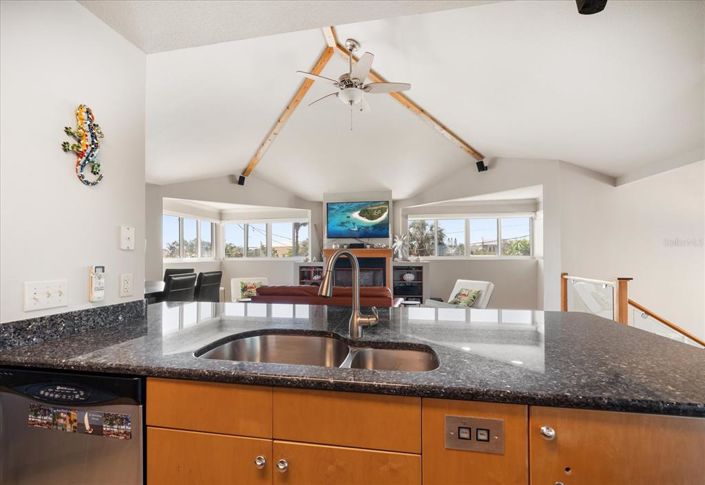 Image No.13-4 Bed Property for sale