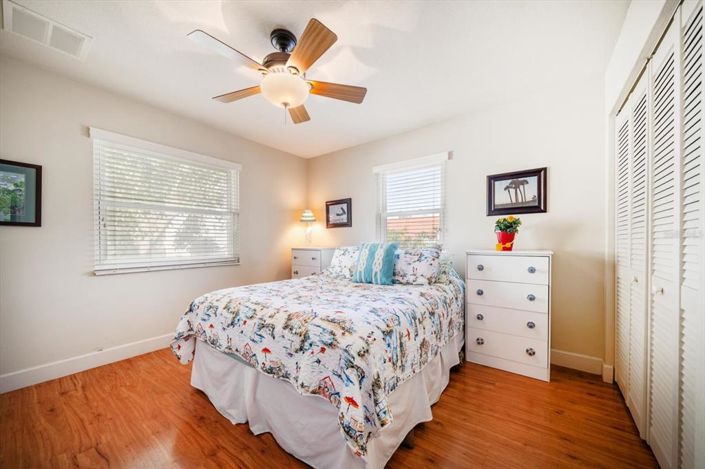 Image No.27-4 Bed Property for sale