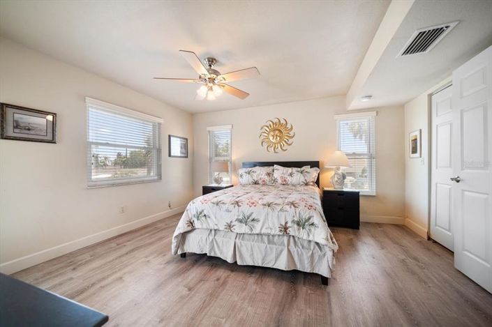 Image No.29-4 Bed Property for sale