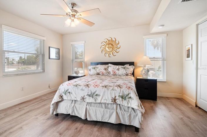 Image No.30-4 Bed Property for sale