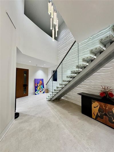 Image No.15-5 Bed Property for sale