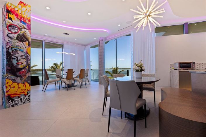 Image No.25-5 Bed Property for sale