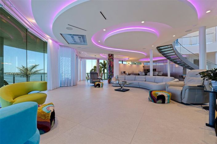 Image No.27-5 Bed Property for sale