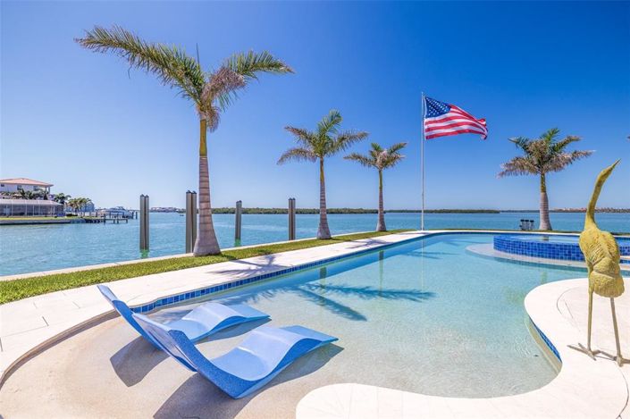 Image No.67-5 Bed Property for sale