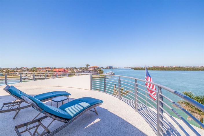 Image No.69-5 Bed Property for sale