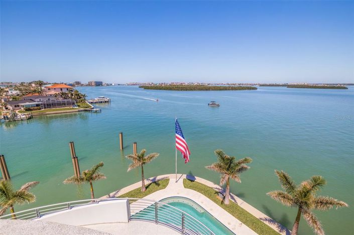 Image No.72-5 Bed Property for sale