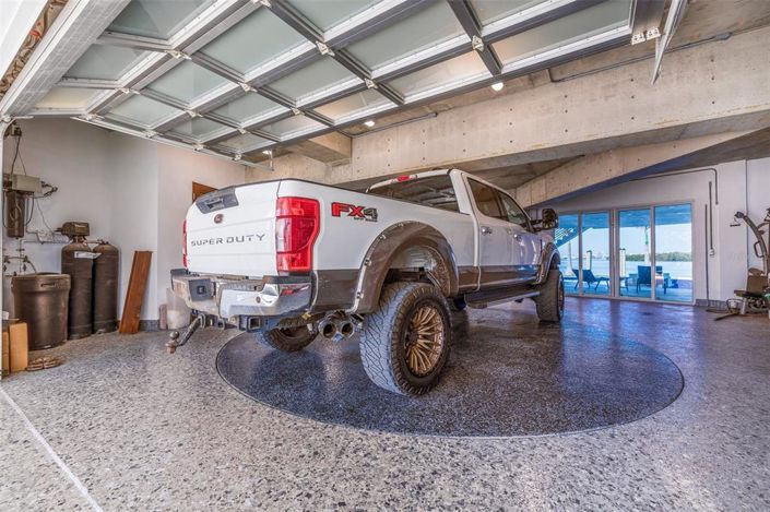 Image No.83-5 Bed Property for sale