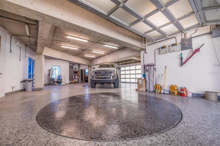 Image No.85-5 Bed Property for sale