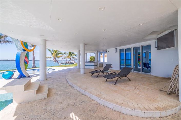 Image No.86-5 Bed Property for sale