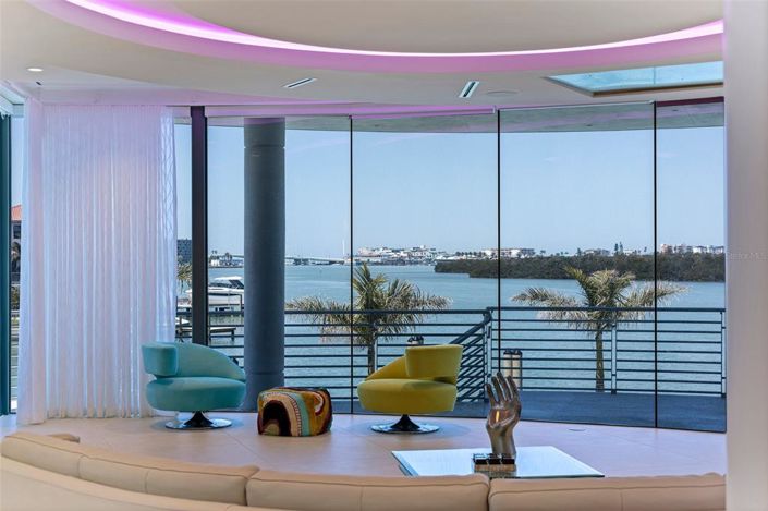 Image No.92-5 Bed Property for sale