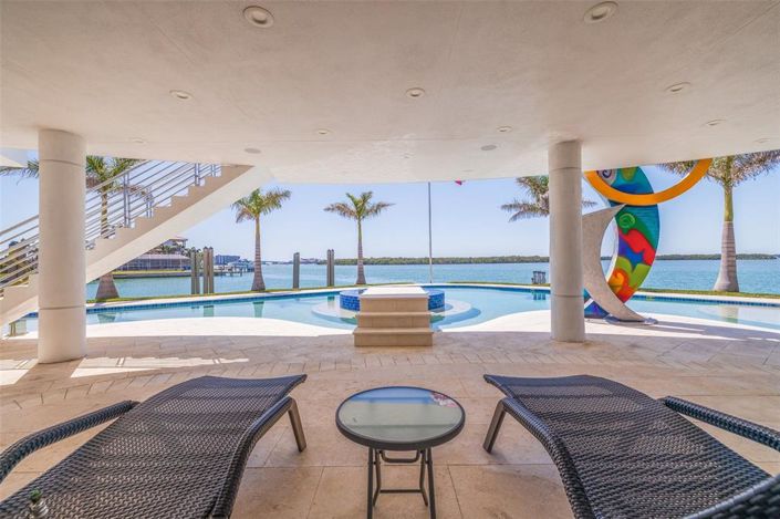 Image No.94-5 Bed Property for sale