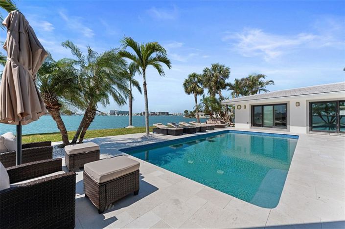 Image No.16-4 Bed Property for sale