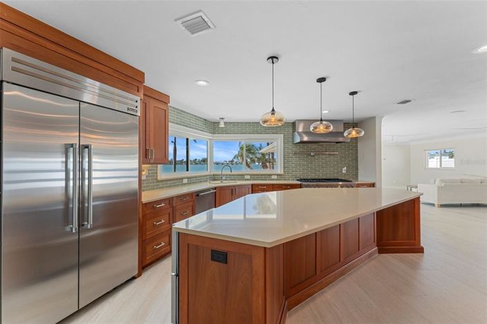 Image No.27-4 Bed Property for sale