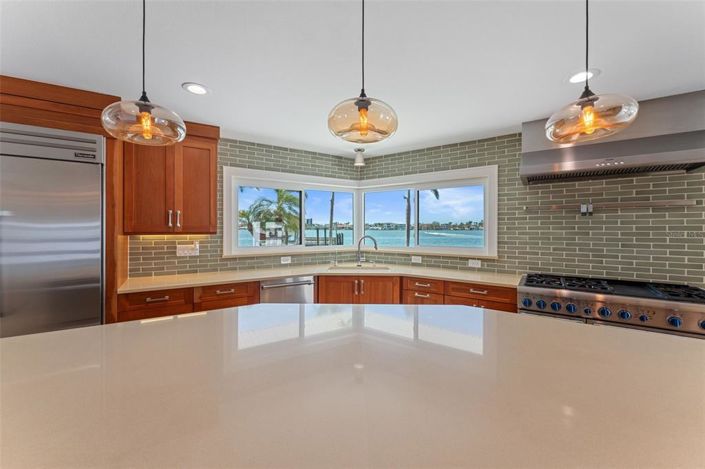 Image No.28-4 Bed Property for sale