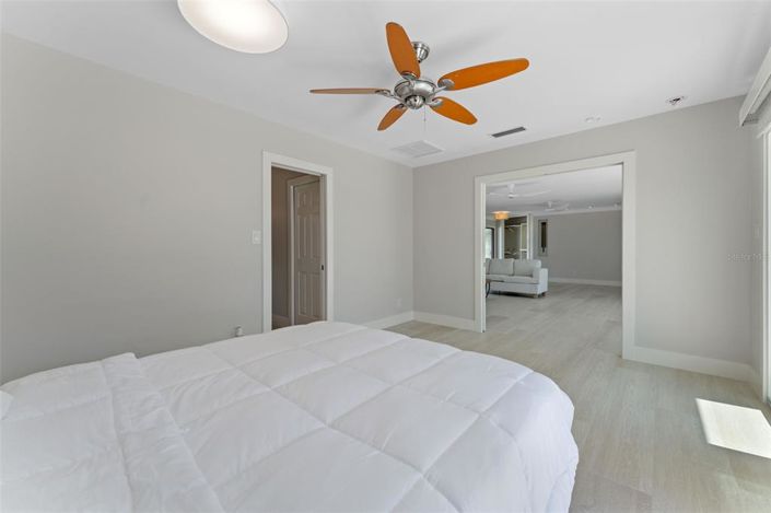 Image No.37-4 Bed Property for sale