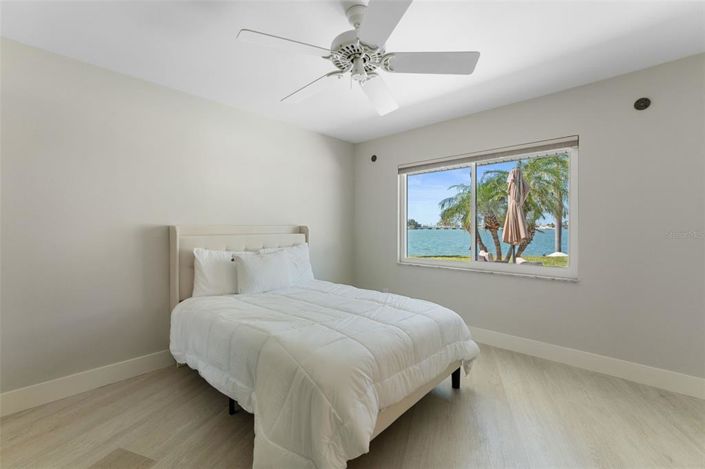 Image No.47-4 Bed Property for sale