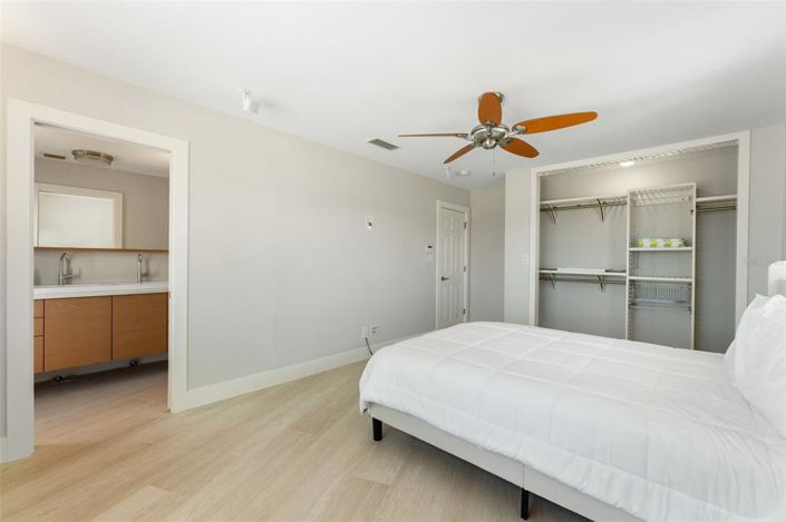 Image No.52-4 Bed Property for sale