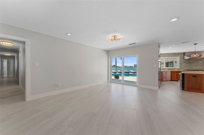 Image No.62-4 Bed Property for sale