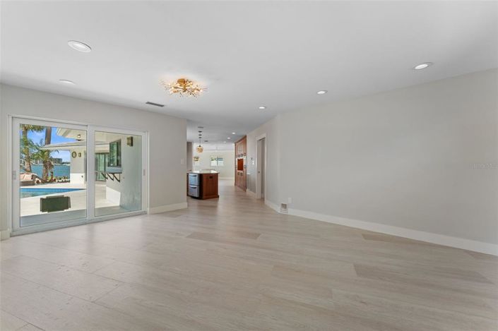 Image No.63-4 Bed Property for sale