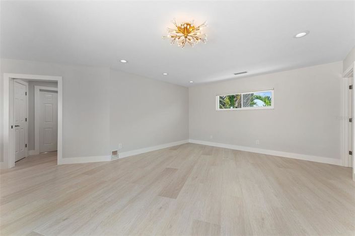 Image No.64-4 Bed Property for sale