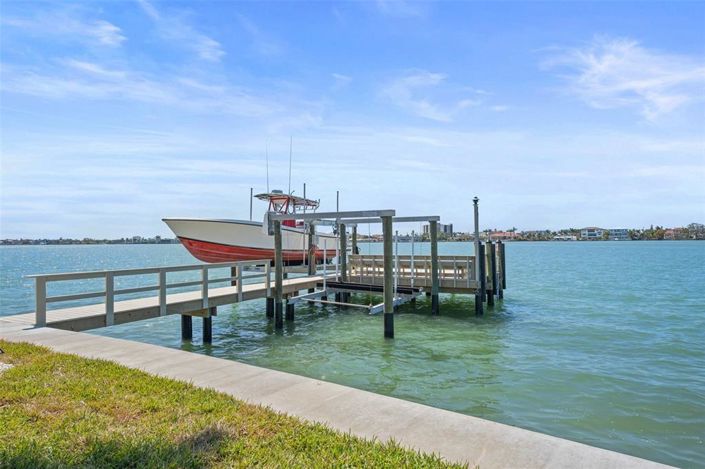 Image No.7-4 Bed Property for sale