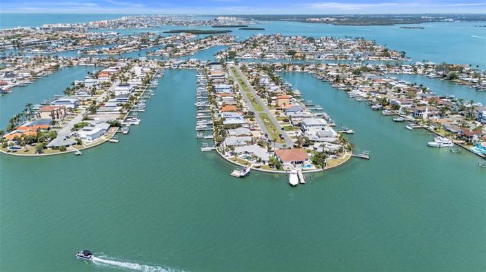 Image No.70-4 Bed Property for sale