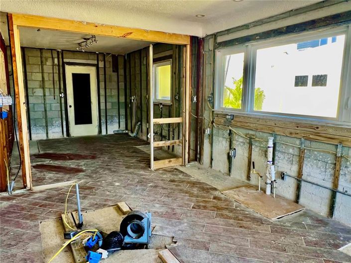 Image No.12-2 Bed Property for sale